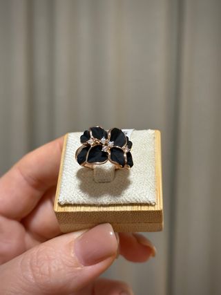 Anillo Flor Oro Rosa Circonitas Negras