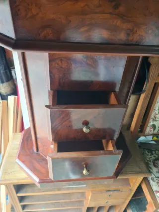 Antiguo mueble joyero de madera