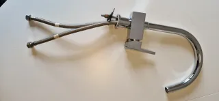 Grifo de cocina moderno plateado