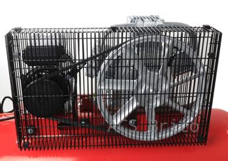 Compresor de Aire Silencioso 200L - 3,5 Hp - 2 Salidas - 09346 - Mader