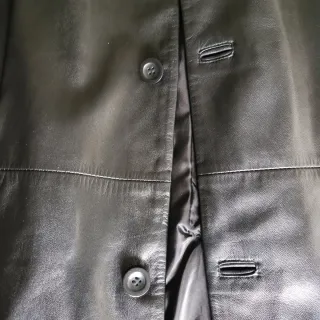 Chaqueta de piel tres cuartos