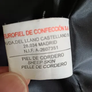 Chaqueta de piel tres cuartos