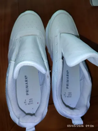 Zapatillas blancas sin cordones