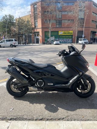 Yamaha Tmax 560 Maxi Scooter Negra