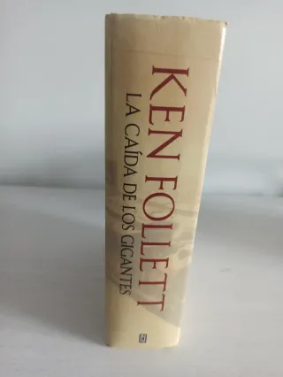 La caída de los gigantes (The Century 1) (Spani...