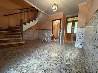 Casa en venta en Lucena