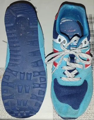 Deportivos New Balance Azul y Rojo