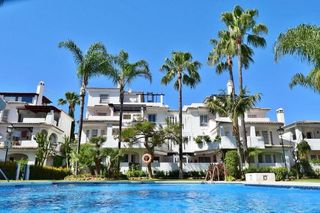 Piso en alquiler en Los Naranjos - Las Brisas en Marbella