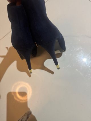 Botines azul marino con tacón