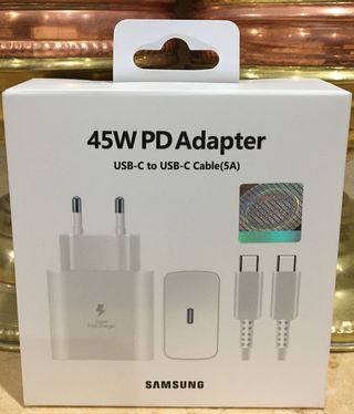Adaptador rápido Samsung 45W con cable incluido
