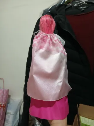 Barbie cantante con vestito scintillante