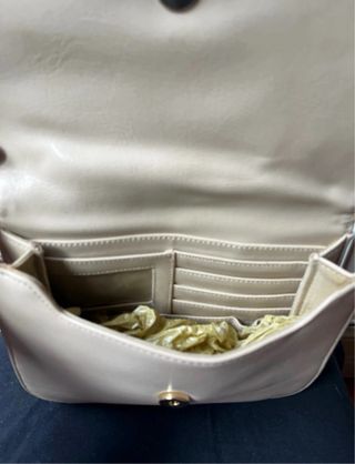 Bolso de hombro beige