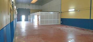 Nave industrial en alquiler en La Paz en Alcalá de Guadaira