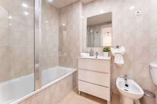 Piso en venta en Sanchinarro en Madrid