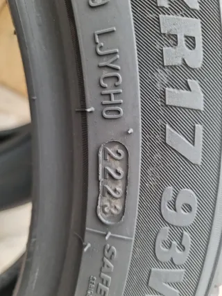 Vendo 2 Neumáticos de auto en buen estado