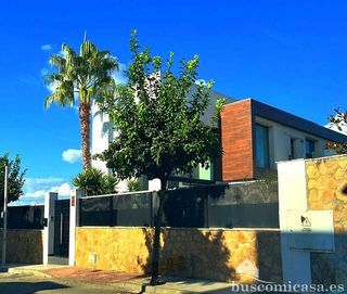 Chalet en venta en Linares