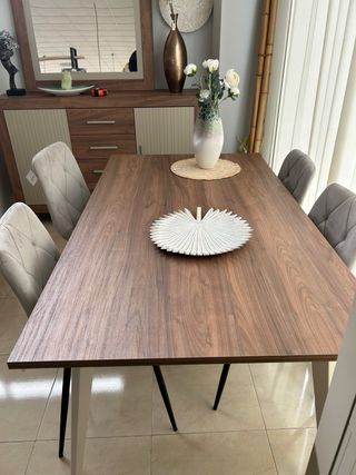 Tavolo da pranzo moderno con finitura in noce - SCONTO 20%