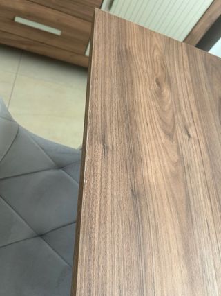 Tavolo da pranzo moderno con finitura in noce - SCONTO 20%