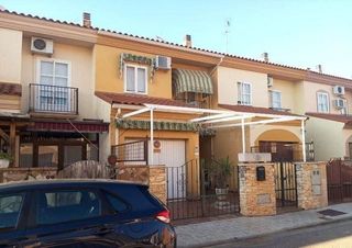 Casa adosada en venta en Almendralejo