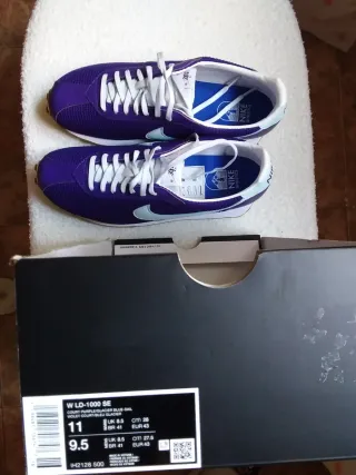 Zapatillas Nike Moradas y Blancas