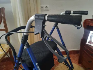 Andador FOR-TA azul con asiento