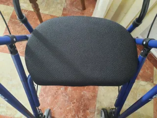 Andador FOR-TA azul con asiento