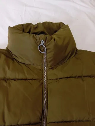 Chaqueta acolchada Pull&Bear verde militar T.L