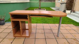 Escritorio juvenil madera y metal