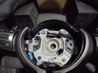 Volante BMW MSport con palette cambio