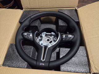 Volante BMW MSport con palette cambio