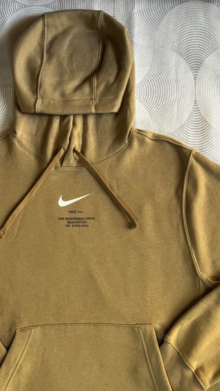 Sudadera Nike con capucha beige