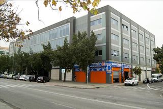 Oficina en venta en El Juncal - Av. de la Paz en Sevilla