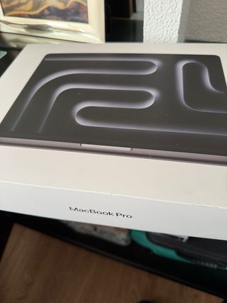 MacBook Pro 14 M4 Gris Espacial