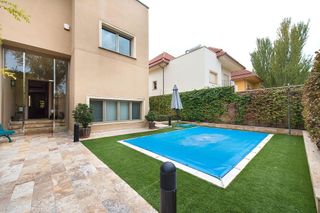 Casa pareada en alquiler en Ciudad Universitaria en Madrid