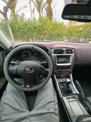 Lexus IS220d