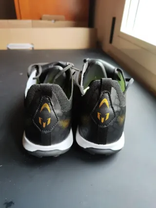 Botas Adidas Predator Talla 42 UN SOLO USO