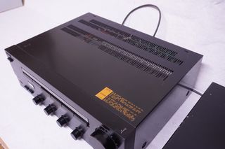 SOLO Sony TA-V710 Amplificador Integrado Negro