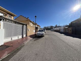 Casa adosada en venta en Loeches
