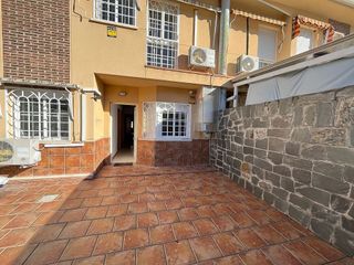 Casa adosada en venta en Loeches
