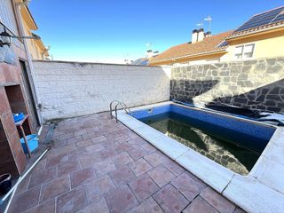 Casa adosada en venta en Loeches
