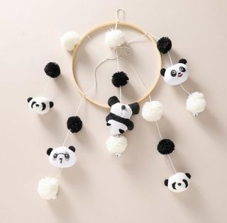 Móvil de Cuna Panda y Pompones