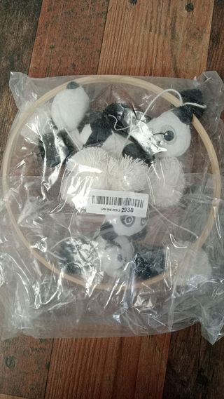 Móvil de Cuna Panda y Pompones