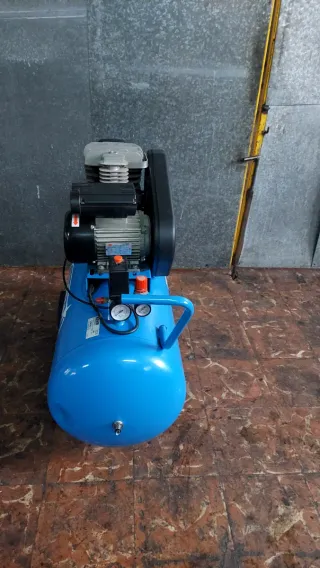 Compresor de aire Airstar 100L 220 v