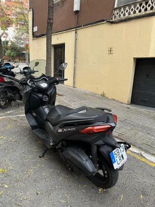 Yamaha X-MAX 2021 Negra