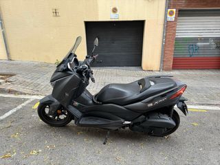 Yamaha X-MAX 2021 Negra