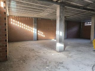 Local comercial en venta en Pravia