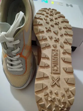 Zapatillas Munich Beige y Gris