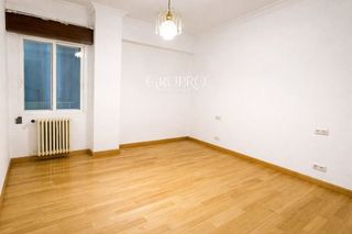 Piso en venta en Centro en Ourense