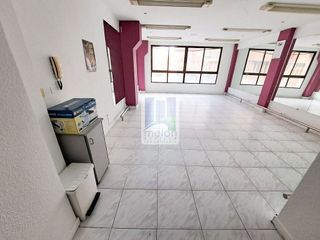 Local comercial en venta en Plaza España - Villa Pilar - Reyes Católicos - Vadillos en Burgos
