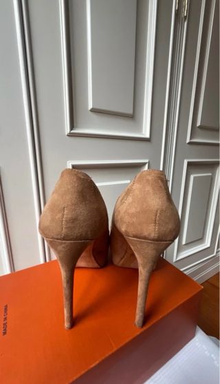 Zapatos de tacón camel ante